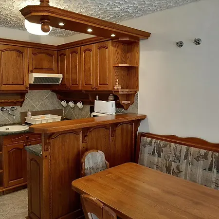 4 Feroehelyes * 발라톤엘